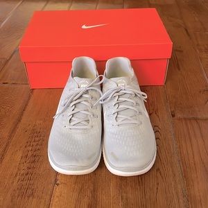 Nike size 12 Mens